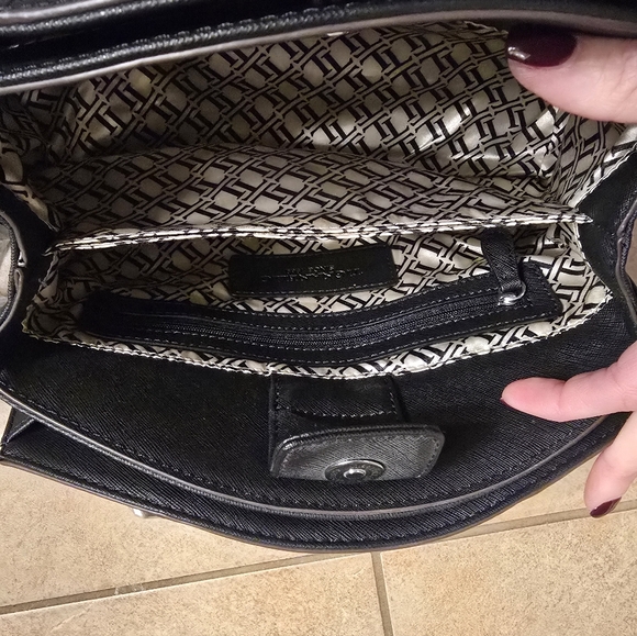 Tignanello Carryall Satchel Purse - Picture 9 of 9